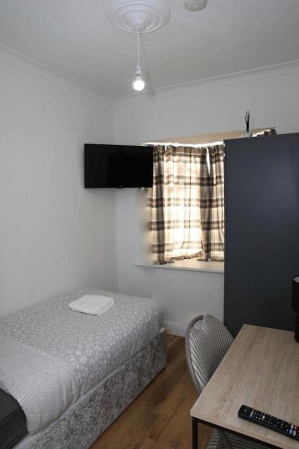 Oyo Timi Holiday Homes Londres Exterior foto