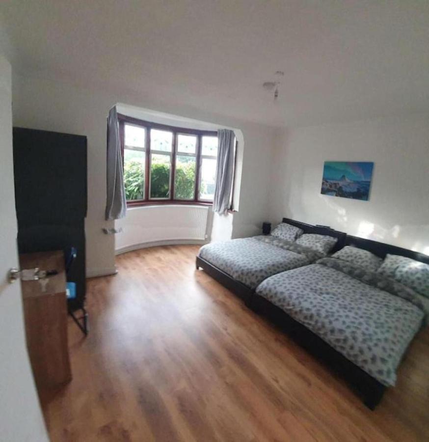 Oyo Timi Holiday Homes Londres Exterior foto