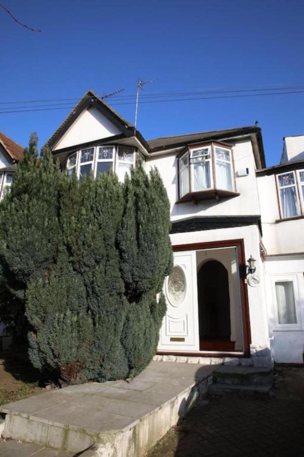 Oyo Timi Holiday Homes Londres Exterior foto